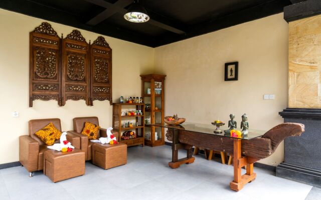 Tapa Bale Gede Nusa Lembongan