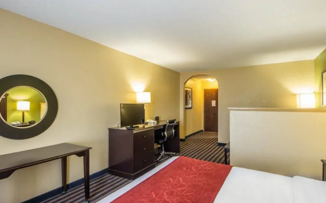 Comfort Suites East / I-44