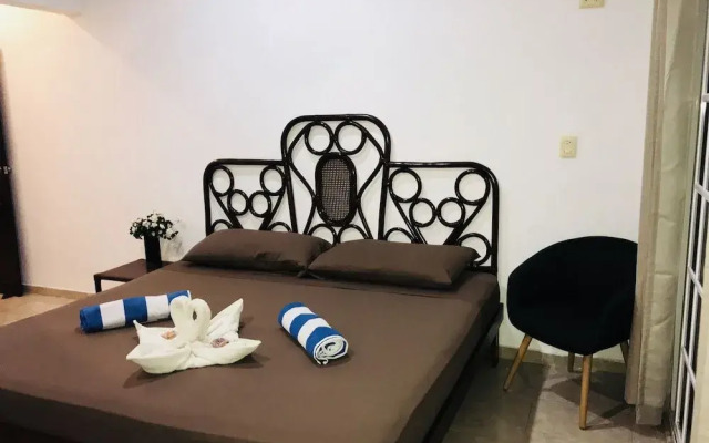 5th Avenue 3 People Balcony Apartment