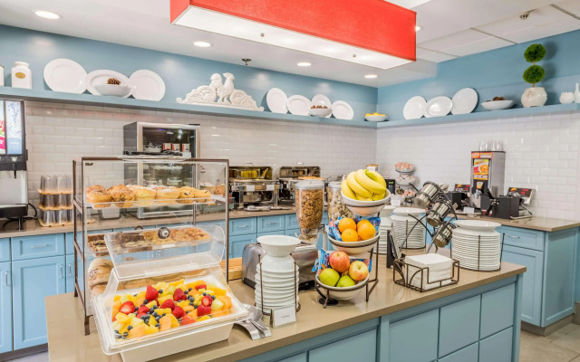 Country Inn & Suites by Radisson, Cookeville, TN