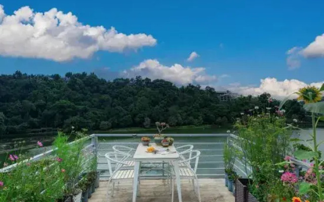 Tengchong Suxin Little Garden Inn（Airport Pick-up)