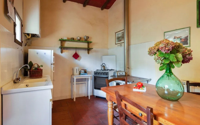 Hillside Retreat With a View