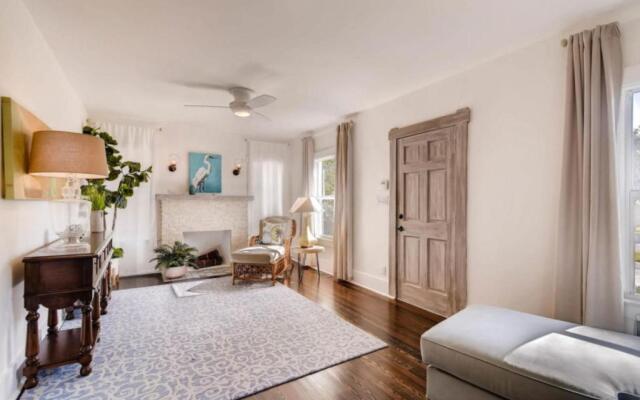 The Periwinkle House - 4bd-2ba - Sleep 10