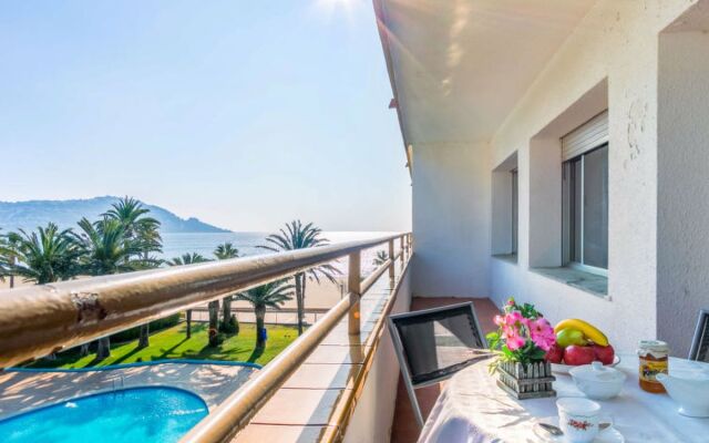 Roses Holiday Center 15236