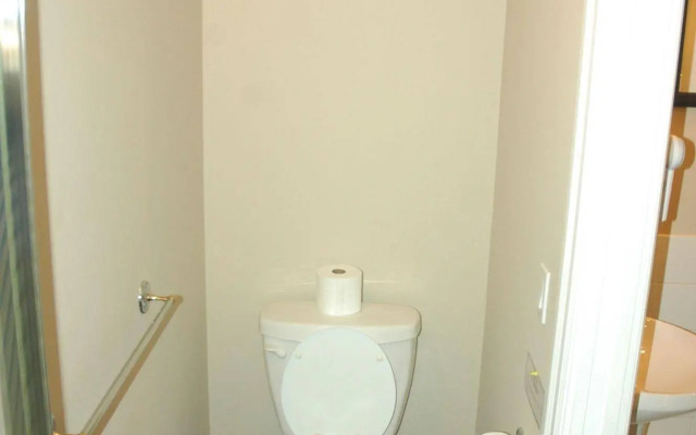 Cambie Lodge B&B