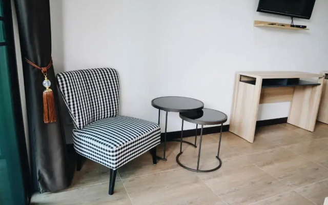 บ้านเพลิน