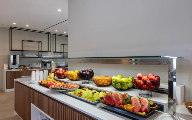 Selini Suites & Waterpark