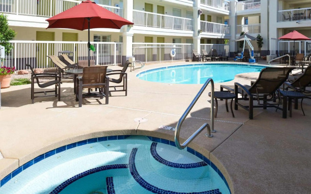 Red Lion Inn & Suites Phoenix/Tempe - Asu