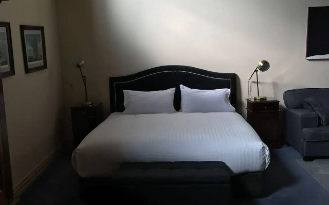 The Macquarie Hotel