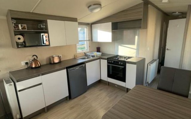 Delightful 6 Berth Holiday Home with Decking Area