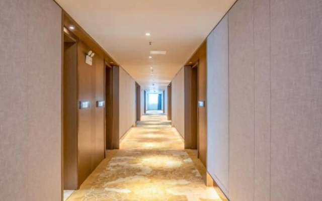 Haikou Weihao Hot Spring Hotel (Provincial Government Riyue Square)