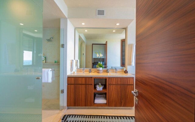 Sunny Vacation Villa 83