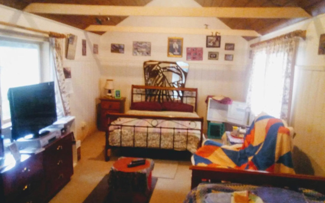Sylvia Lodge A pet friendly Homestay for budget travellers – Guest Rooms – Orbost