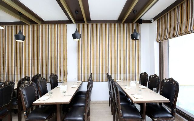 OYO 15565 Hotel Midtown