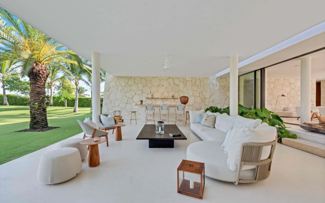 Magnificent 5BR Modern Tropical Villa With Pool