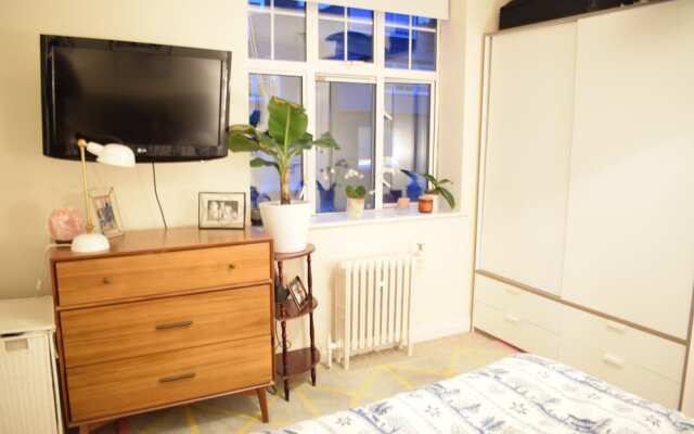 Stylish 1 Bedroom Flat in Belsize Park