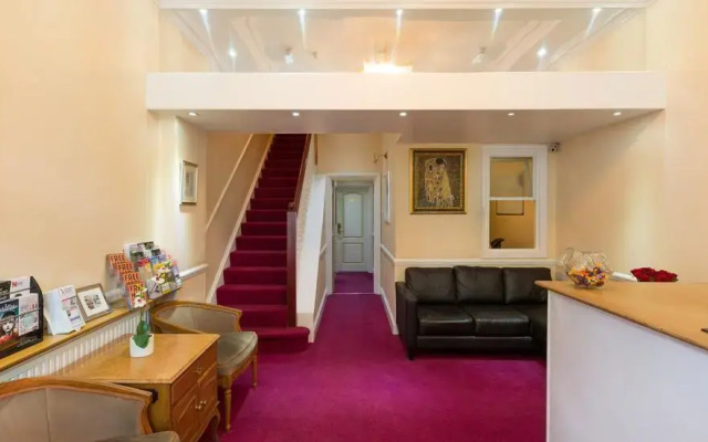 Lord Kensington Hotel