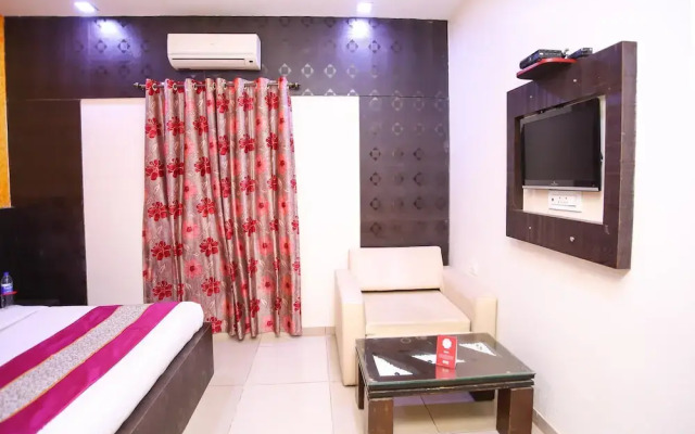 Oyo 7148 Adore Inn
