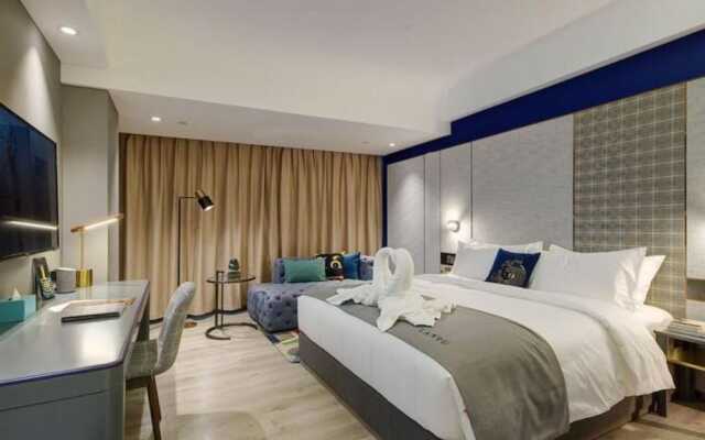 Lanou International Hotel, Hong Kong Middle Road, May Fourth Square, Qingdao