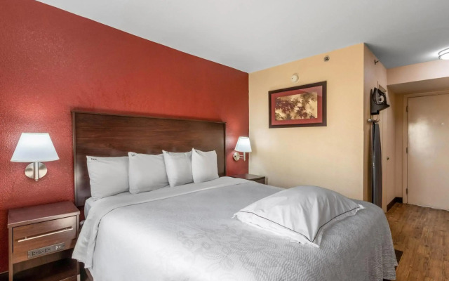 Red Roof Inn PLUS+ El Paso East