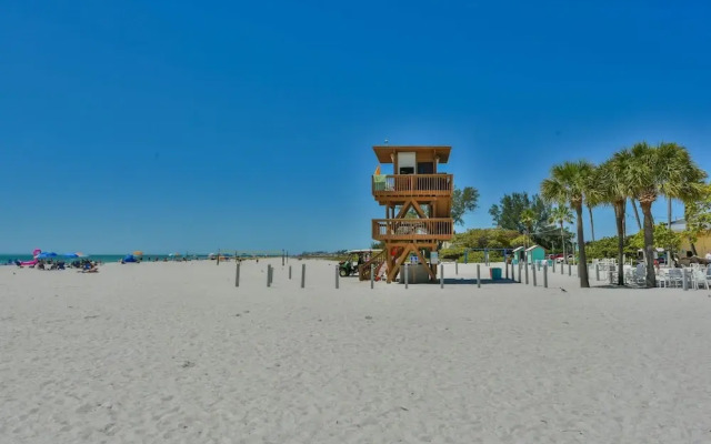 The Gulf Front Apartment 2