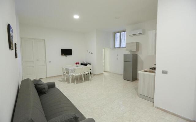 Central House Decumano Superiore by Dimorra