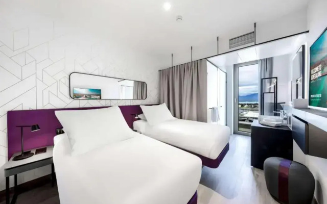 YOTEL Geneva Lake