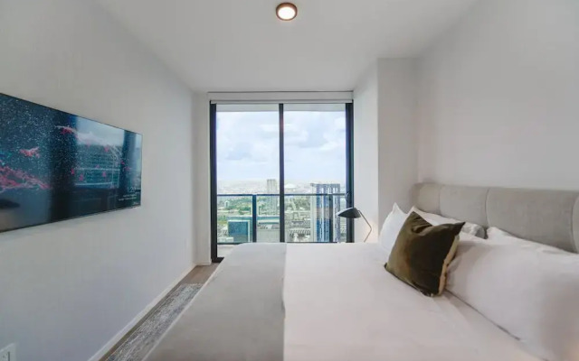 Bayside Charm Captivating Apartment