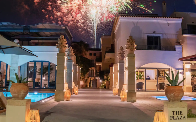 Grecotel Plaza Beach House