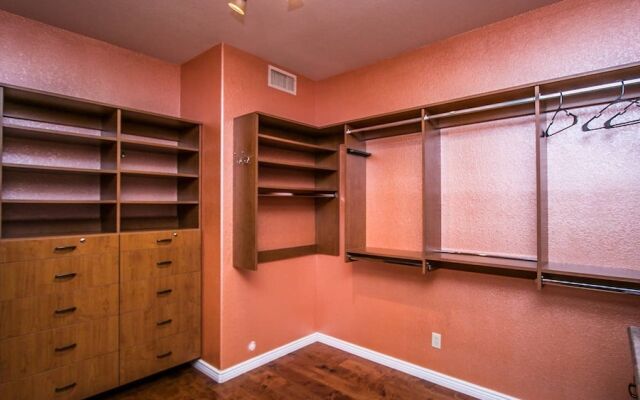 Luxury Scottsdale Home W/pool and Hot Tub!