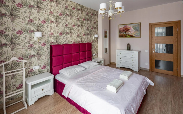 Romari Проспект Свободи 15