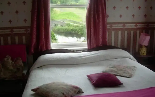 Riverside House Bed & Breakfast