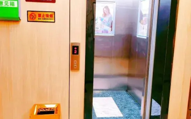 OrangeriePremium Hotel (Dalian Changxing Island Santang Commercial Street)