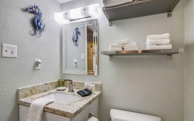 Victorian 8303-Seahorse at the Beach