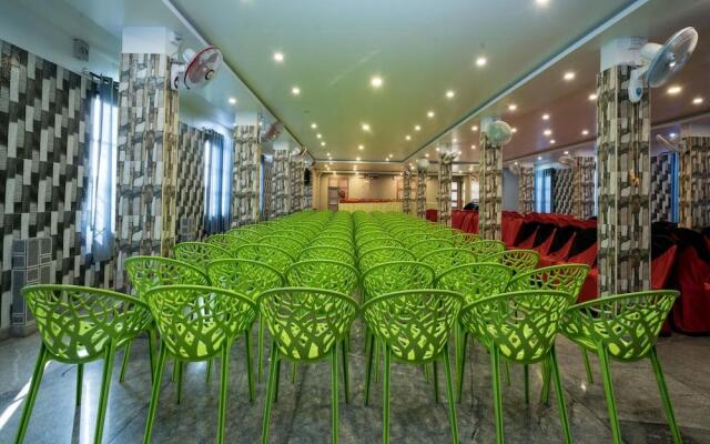 OYO 4678 Greens Residency