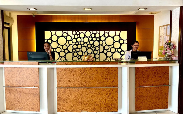 Circle Inn - Hotel & Suites