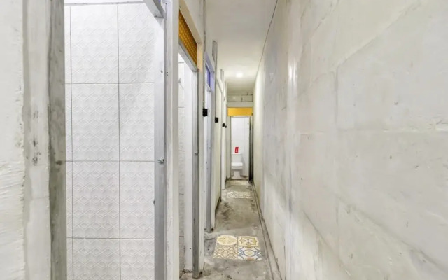 RedDoorz Hostel near Kalasan Temple