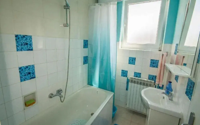 Apartments Amalia - Two Bedroom Apartment With Roofed Terrace