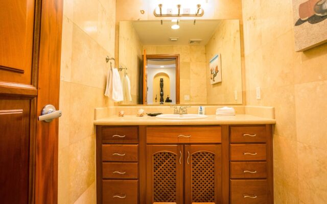 Lawson Rock Yellowfish 211