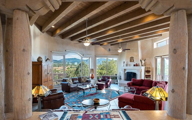 Dorthia Garden Retreat & Views