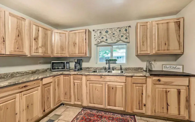 Charming Tucson Home w/ Covered Patio & Grill!
