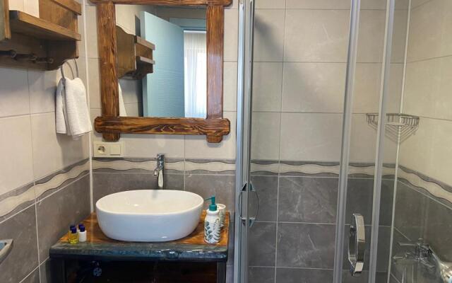 Azra Apart & Otel