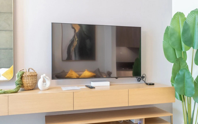 Czechin - Modern Studio JVC