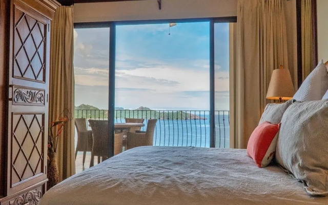 Ocean View Luxury Condo at Flamingo Towers