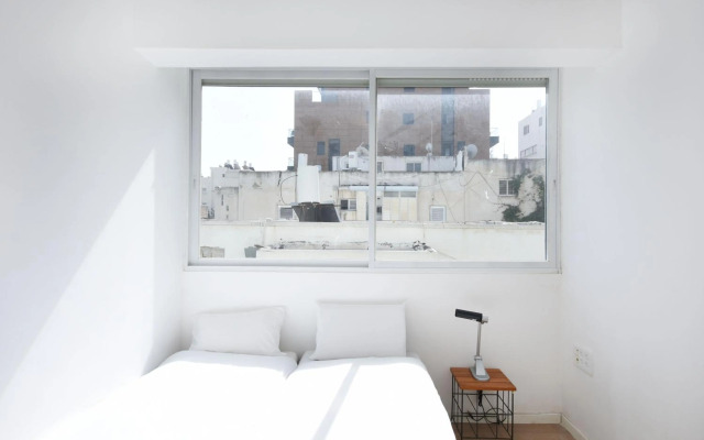 Light Ivory by HolyGuest