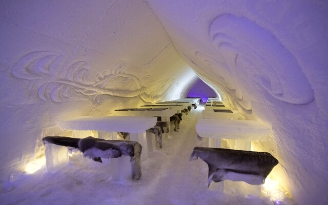 Arctic SnowHotel & Glass Igloos