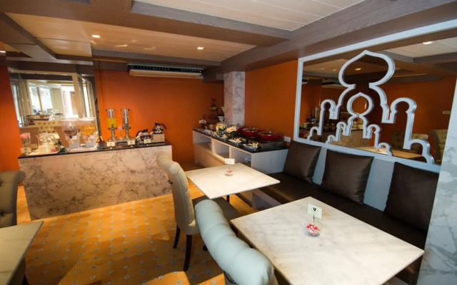 Violet Tower at Khaosan Palace