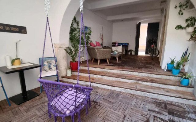 PLACE 4 U Studio Center