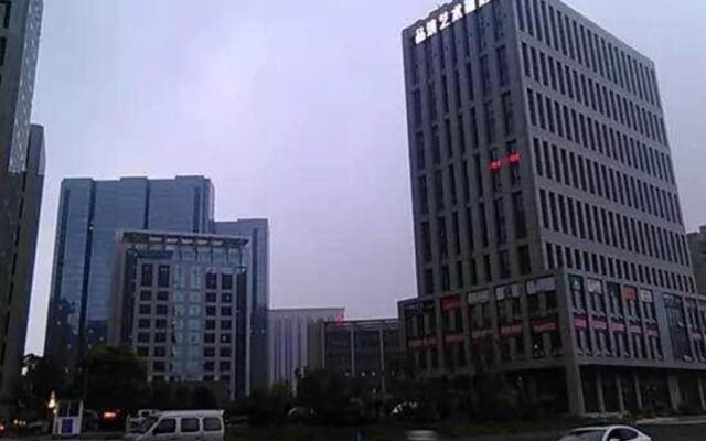Zhoushan Pinzhu Art Hotel (Baolong Plaza)