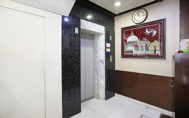OYO 10277 Hotel Delux Golden